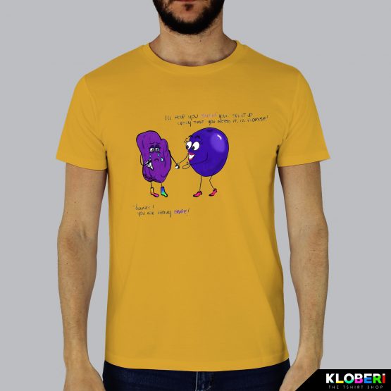 T-shirt da uomo indossata | The Raisin Girl Yellow | Martina Meduri